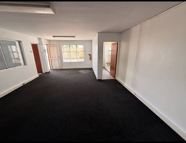 520M² WAREHOUSE TO LET IN PAROW INDUSTRIAL